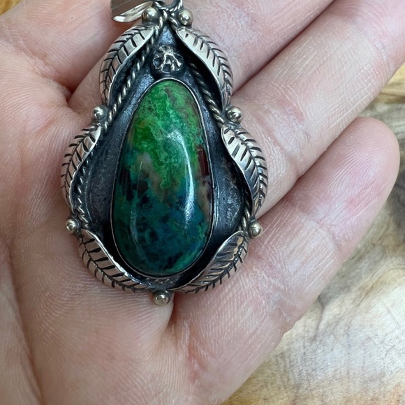 🚫SOLD🚫Vintage Navajo Pendant Sterling Silver and Chrysocolla - Picture 8 of 10